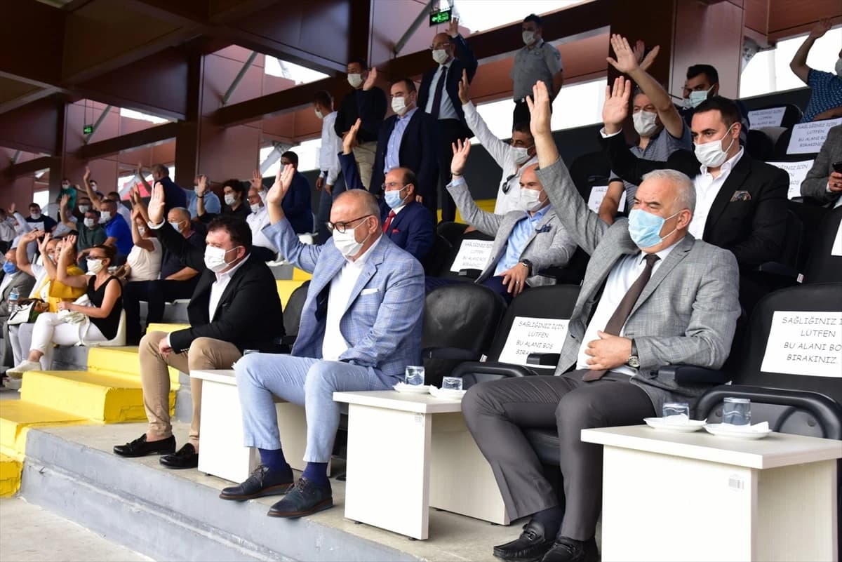 Manisa Büyükşehir Belediyespor kongresi yapıldı