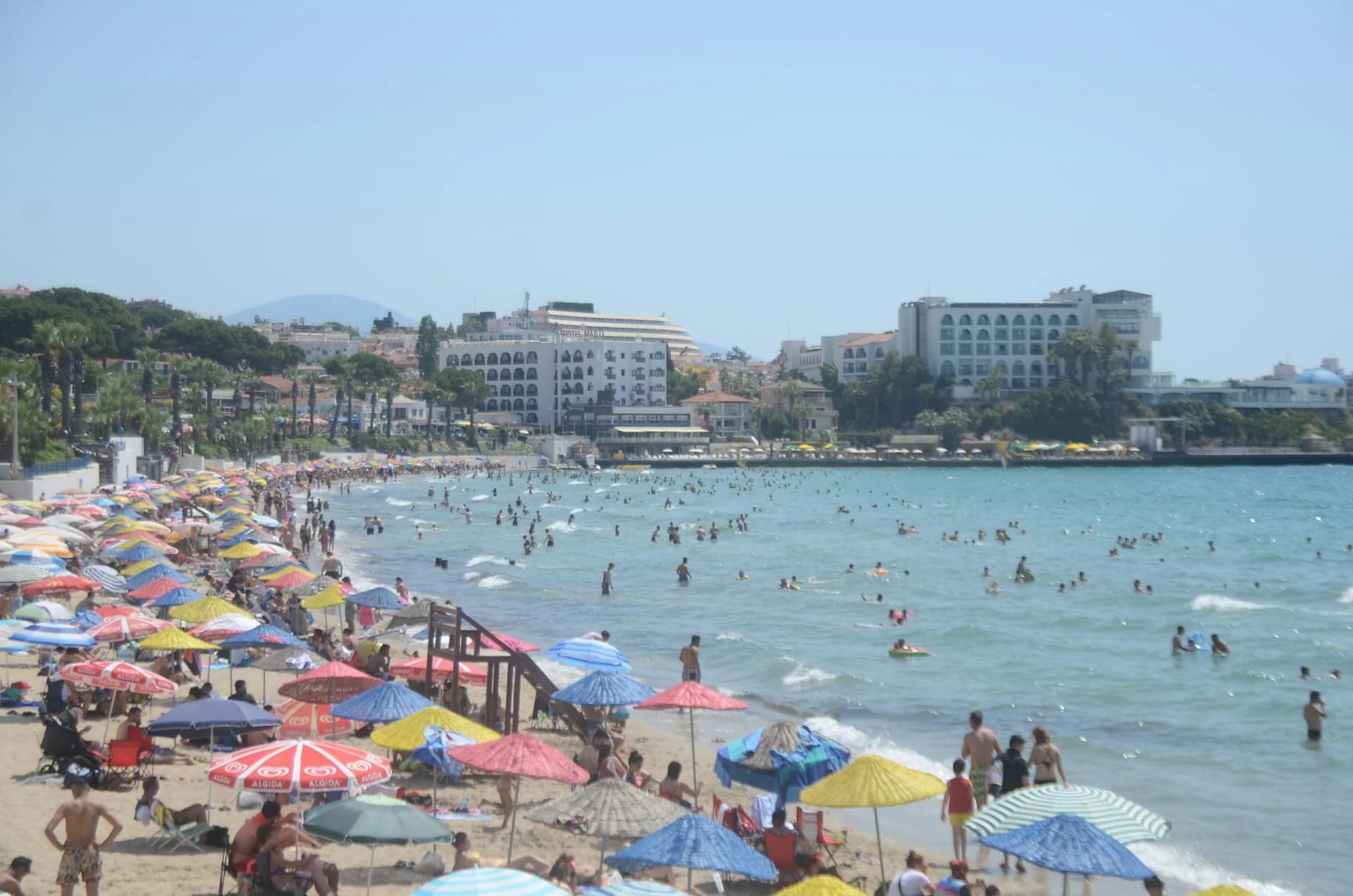 Salgından korunmak isteyen Kuşadası’na koştu