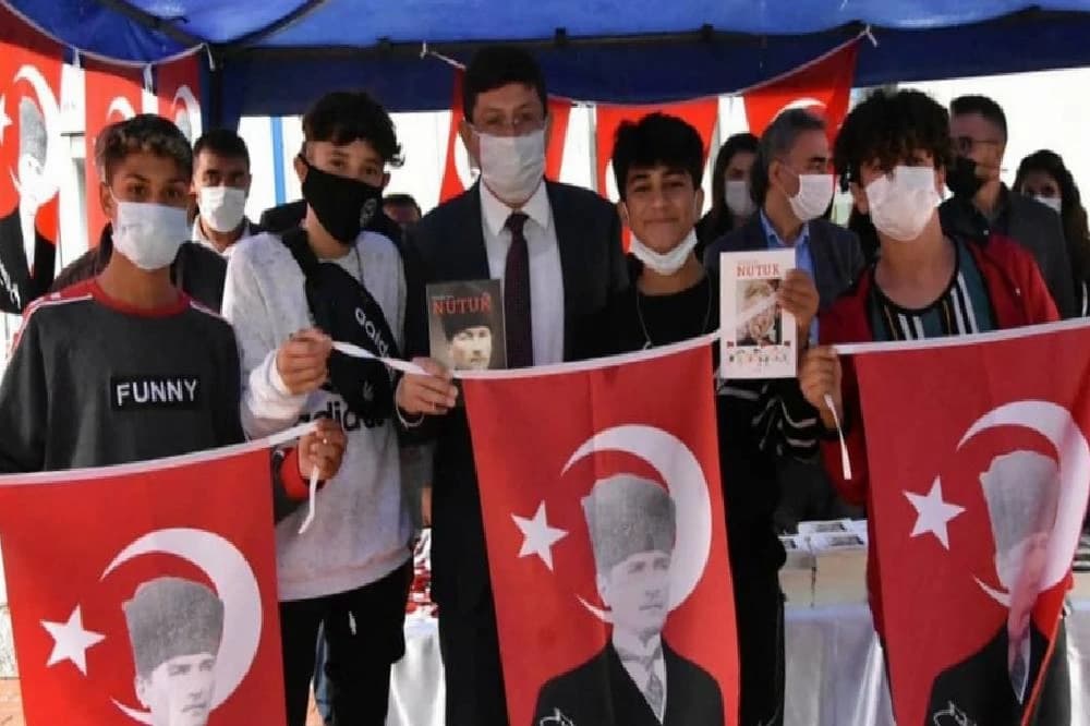 Nazilli Belediyesi’nden Cumhuriyet Bayramı hediyesi