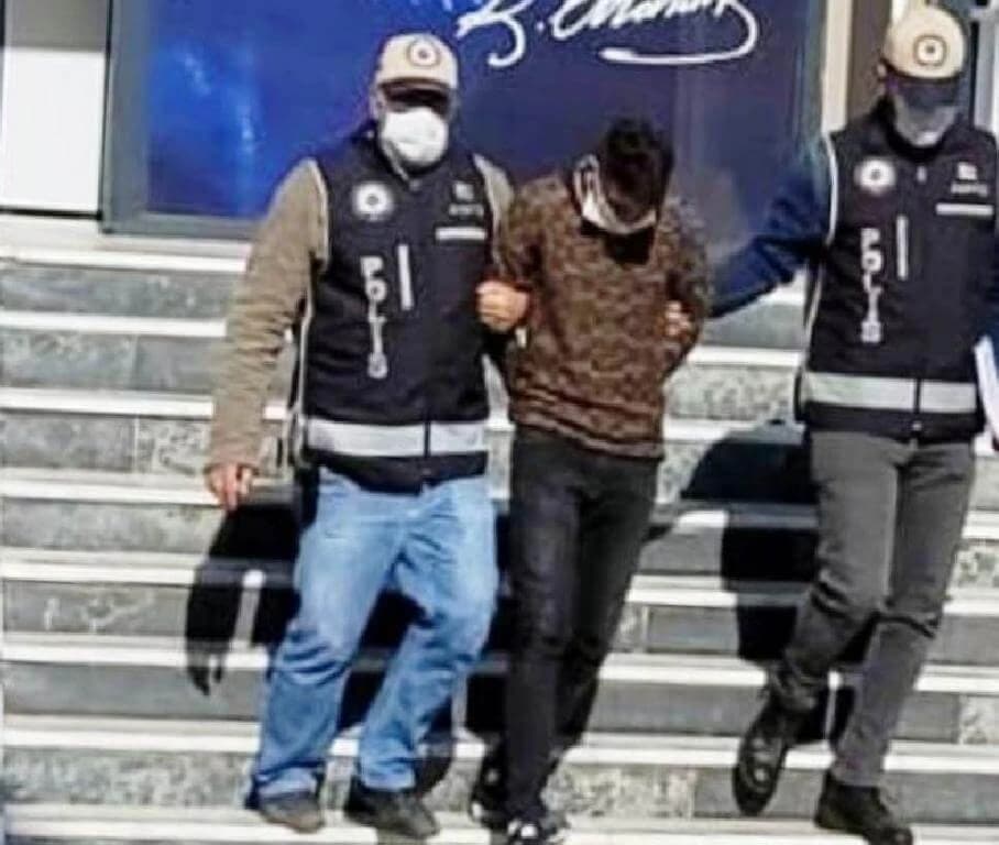 Hem çaldı, hem dövdü