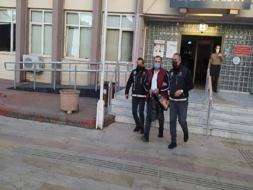 Pandemi izni ile salıverildi, yine rahat durmadı