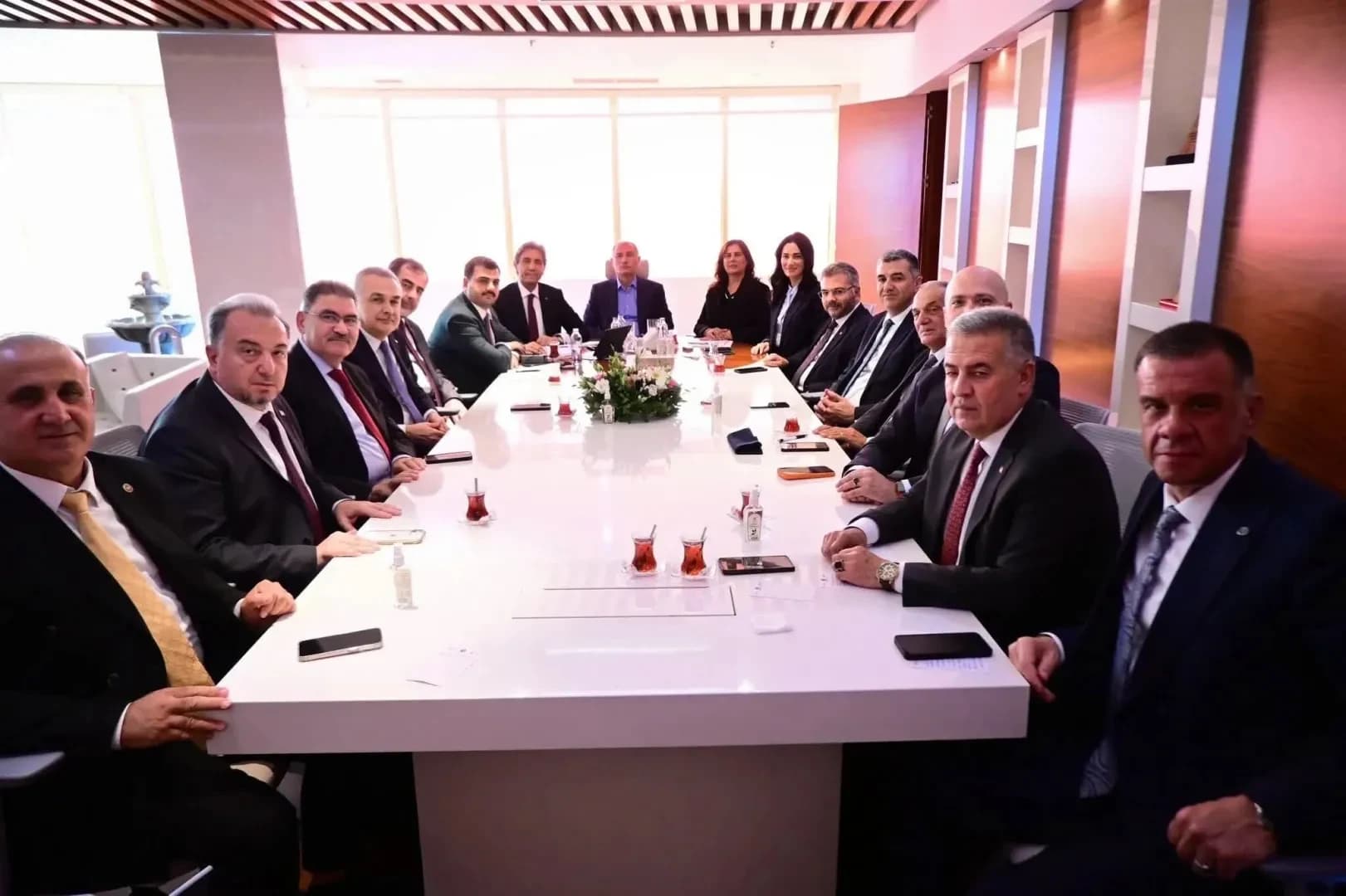 Aydın’da AK Parti Zirvesi: Yatırımlar ve Projeler Görüşüldü