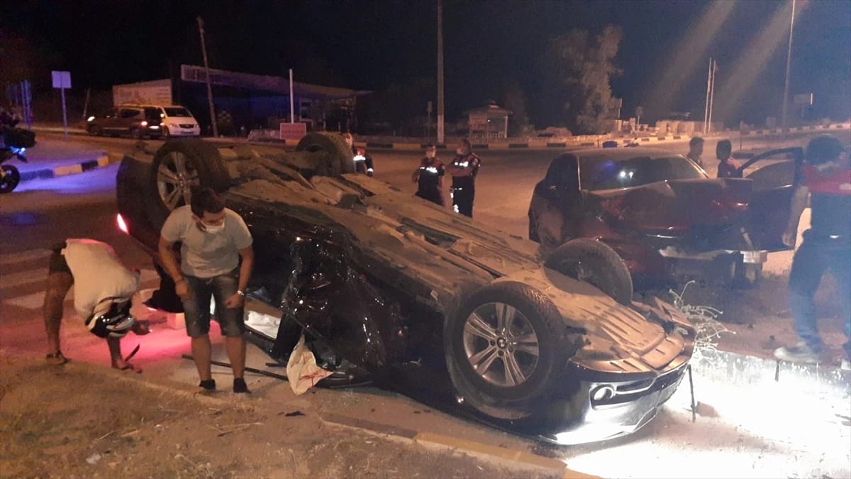 Bodrum’da iki otomobil çarpıştı: 3 yaralı