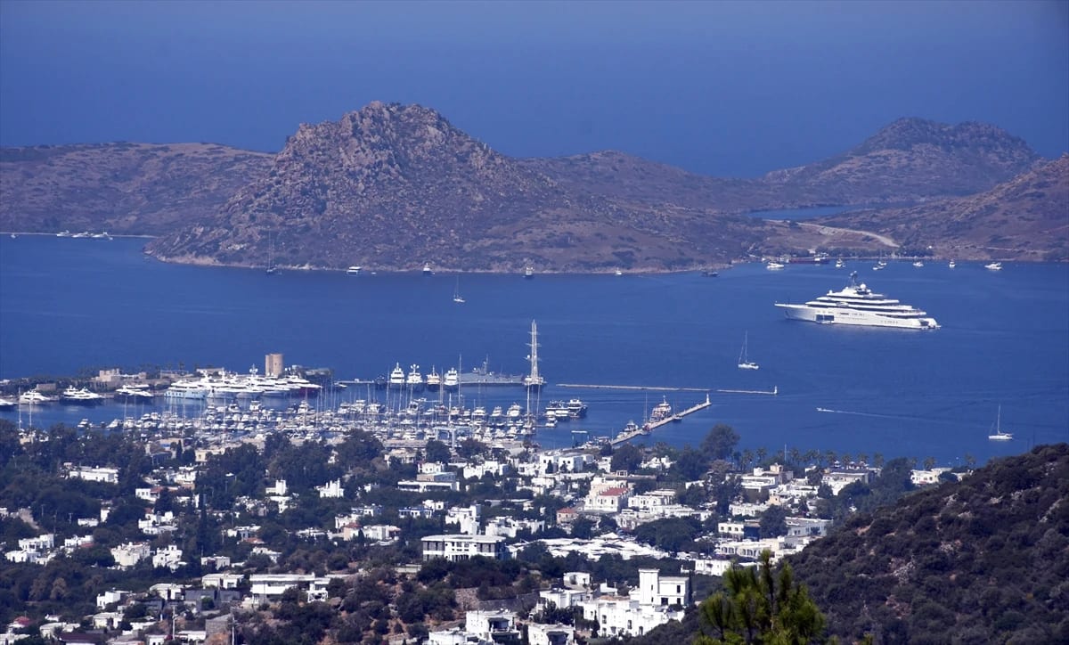Rus milyarder Abramoviç’in ultra lüks yatı Bodrum’da