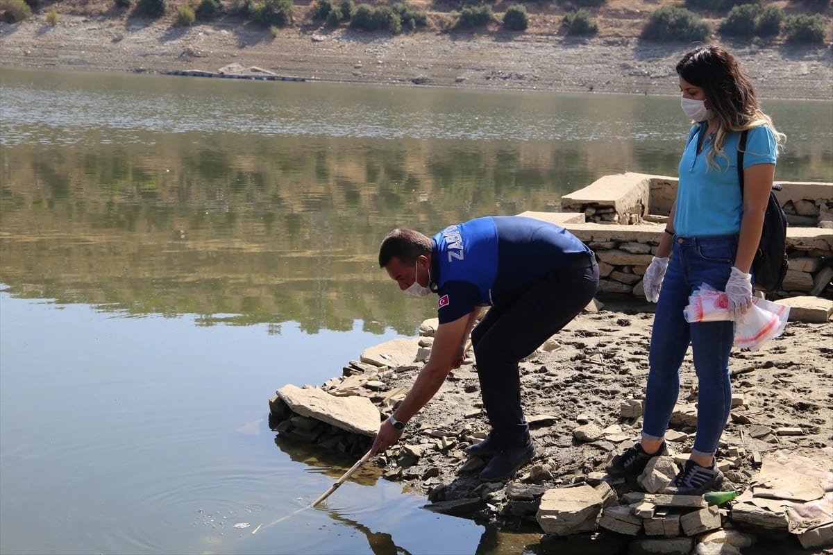 Manisa’da baraj gölündeki toplu balık ölümlerine ilişkin inceleme
