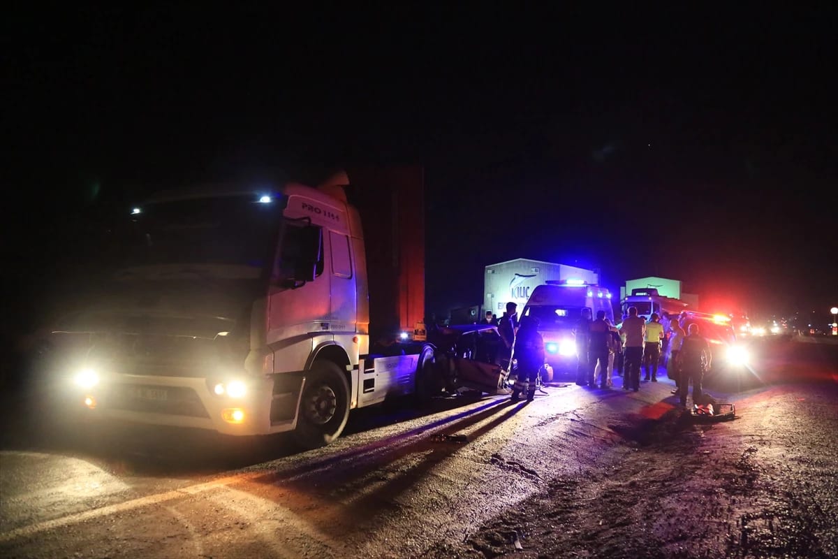 Muğla’da otomobil ile tır çarpıştı: 1 ölü, 3 yaralı