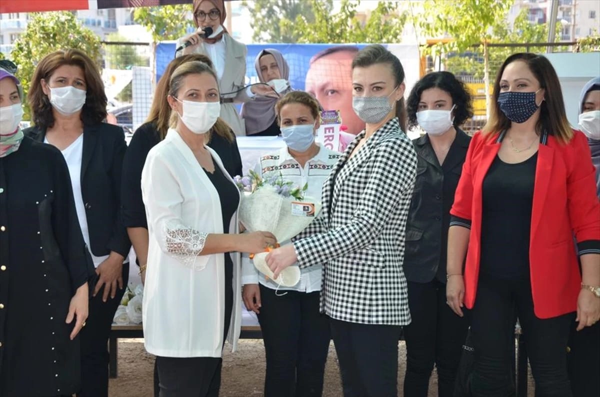 AK Parti Çine Kadın Kolları Başkanı Ayşe Tozar güven tazeledi