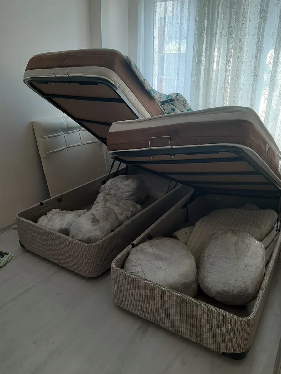 Aydın’da ele geçirilen 20 kilogram esrarla ilgili 2 kişi yakalandı