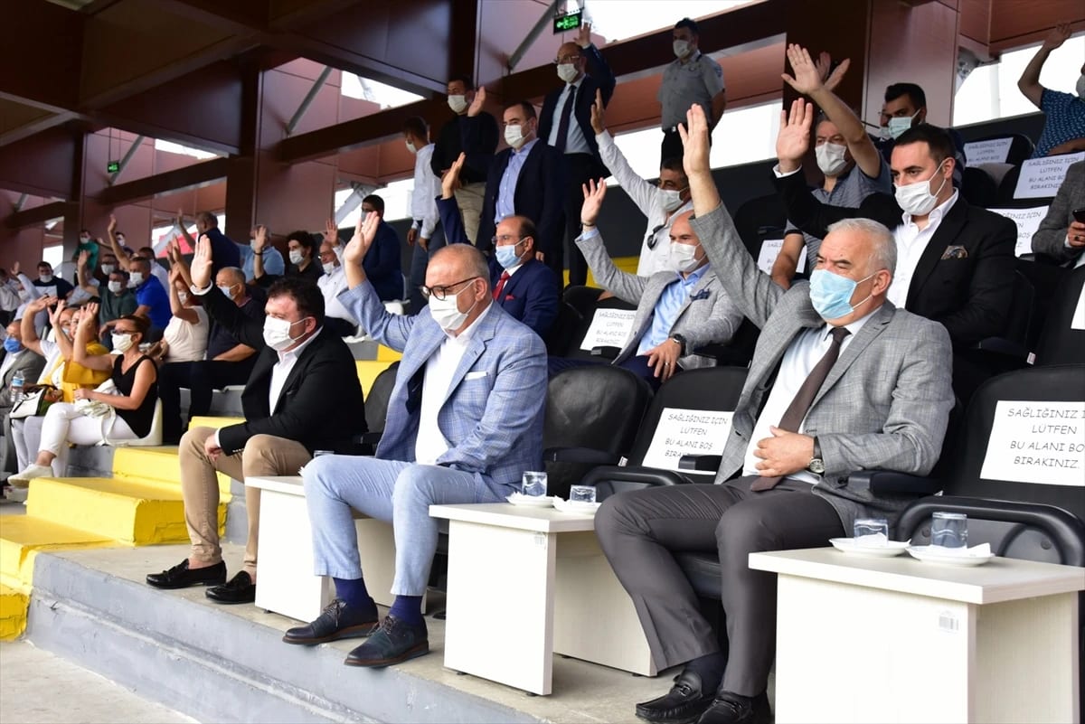 Manisa Büyükşehir Belediyespor kongresi yapıldı