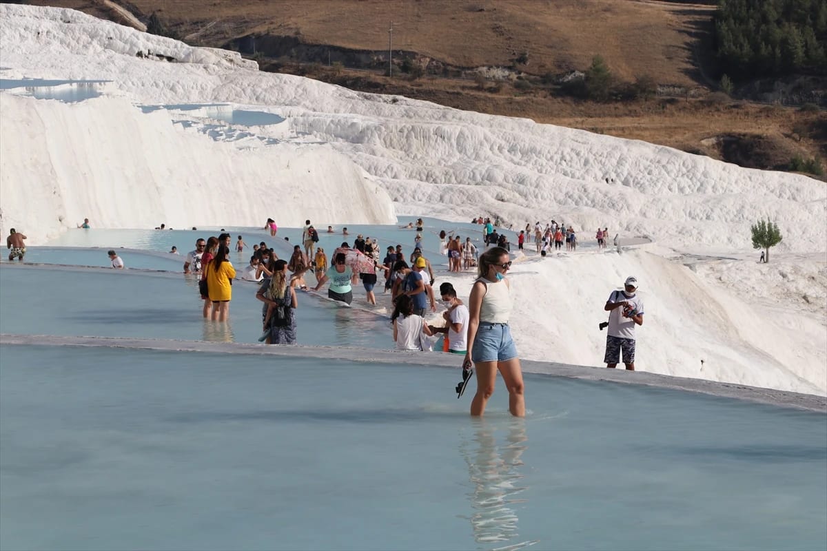 Pamukkale’yi ağustosta 145 bin kişi ziyaret etti