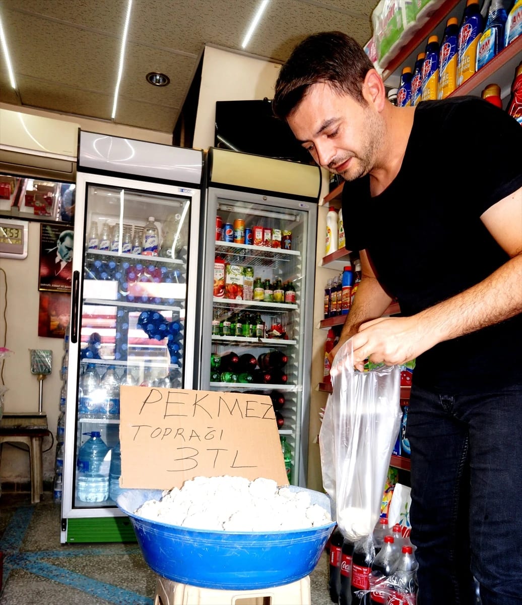 Sarıgöl’de pekmez toprağının kilosu 3 liradan satılıyor