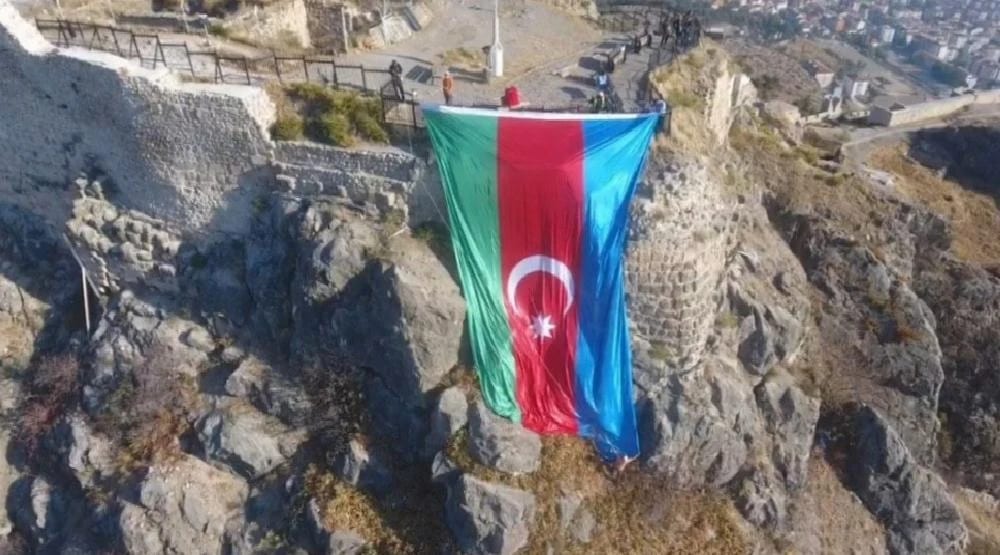 Amasya’dan Azerbaycan’a dev bayraklı destek