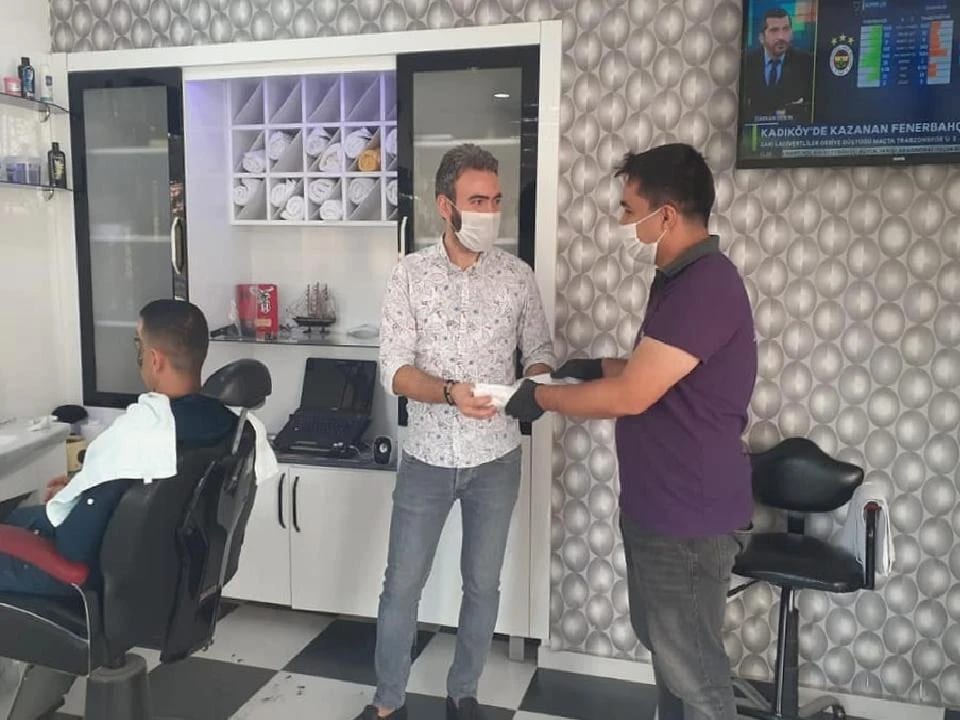 Efeler Belediyesi kuaförleri yalnız bırakmadı