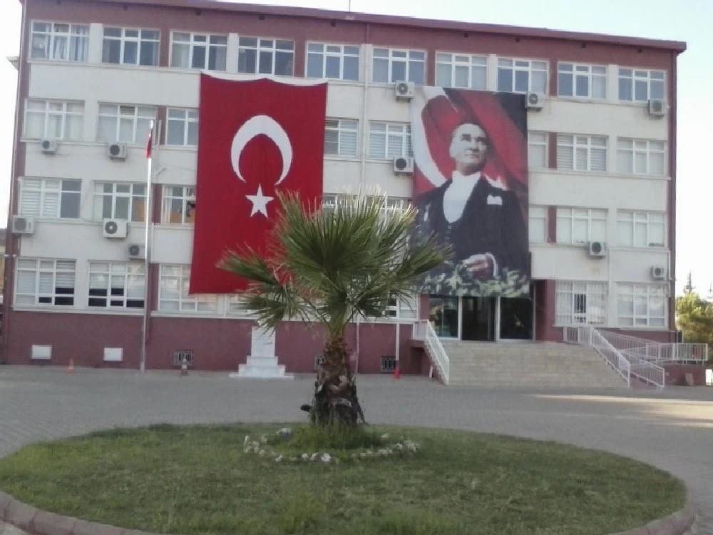 Karacasu Kaymakamlığından öğrencilere, televizyon desteği