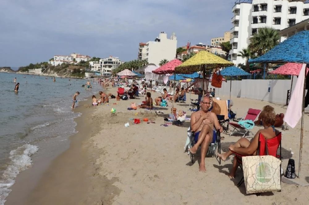 Kuşadası’nda plaj keyfi
