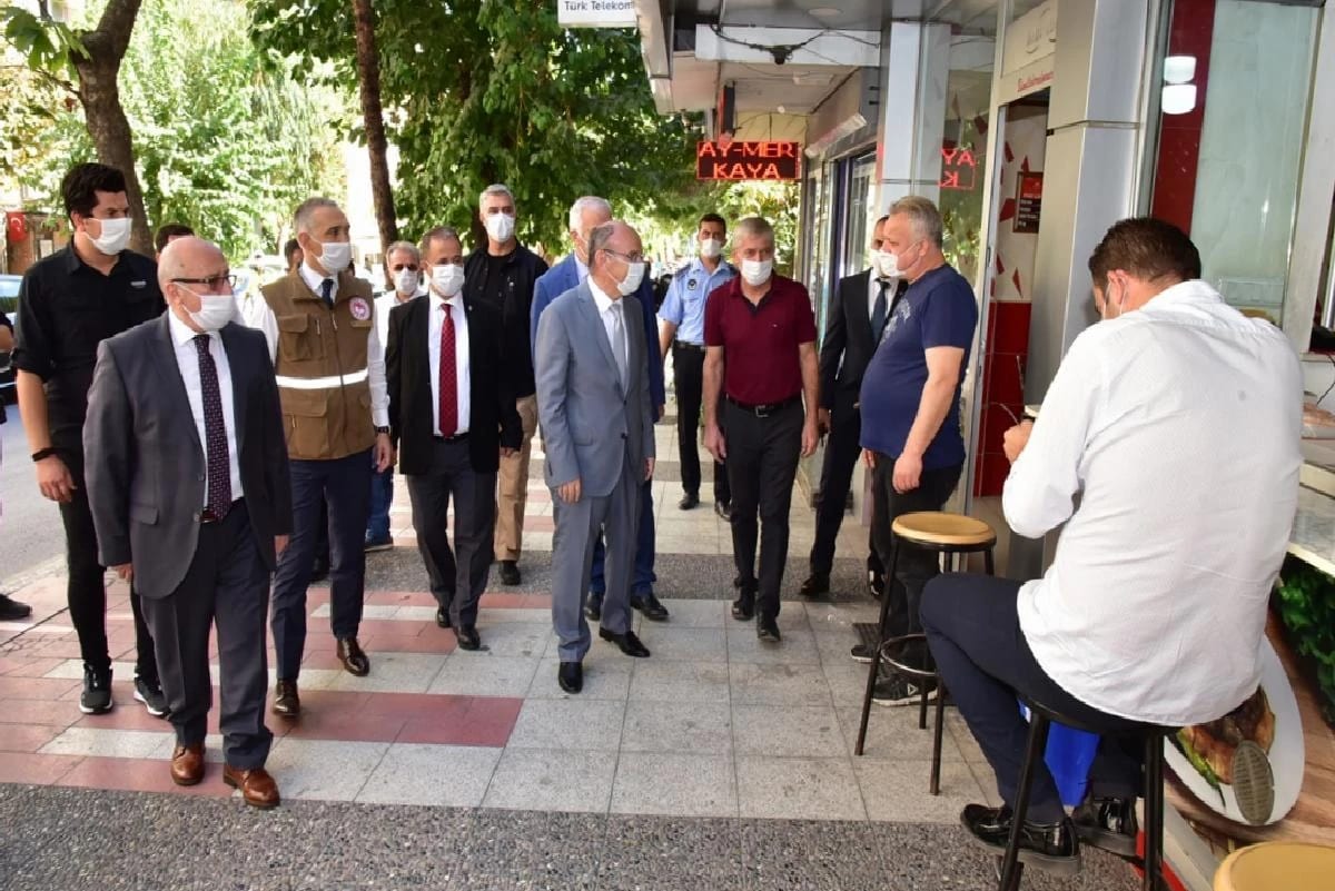Manisa’da Kovid-19 tedbirlerine uymayanlara 138 bin lira ceza