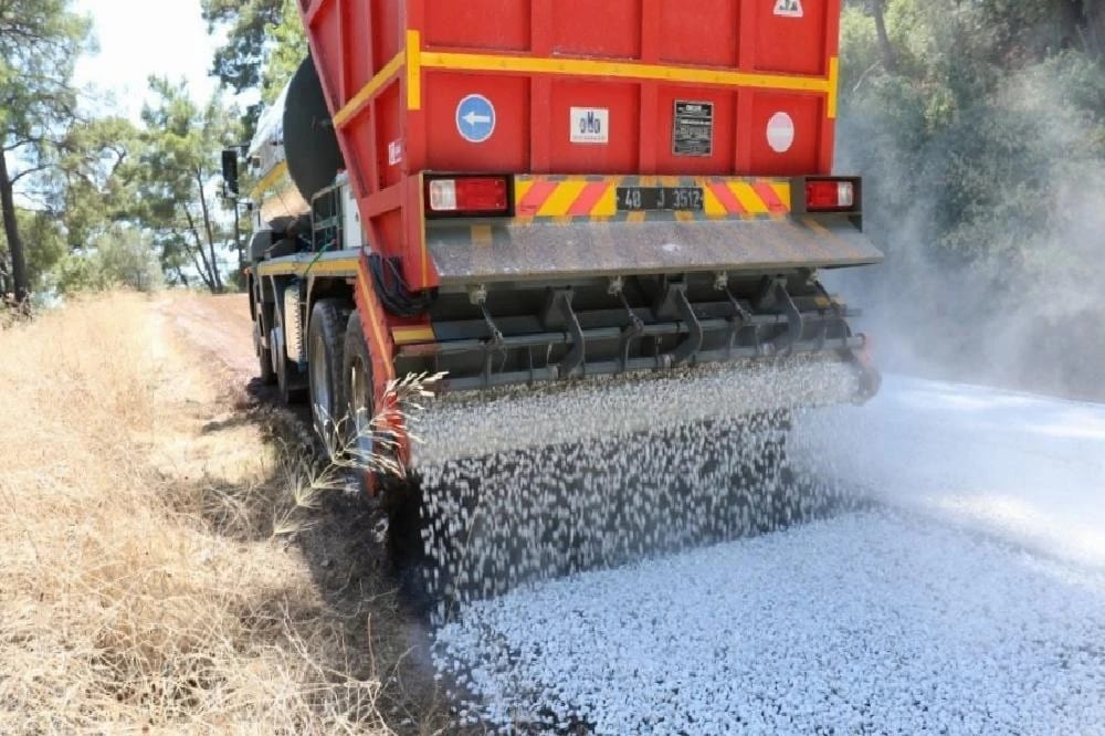 Marmaris’te 50 bin metrekare asfalt serimi yapıldı