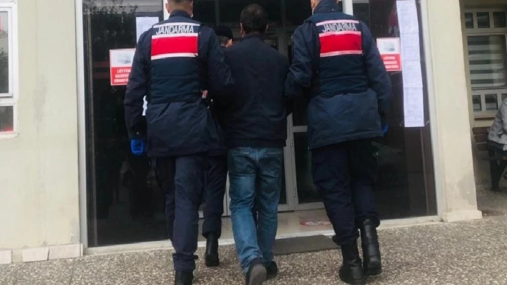 Aranan şahısları JASAT yakaladı