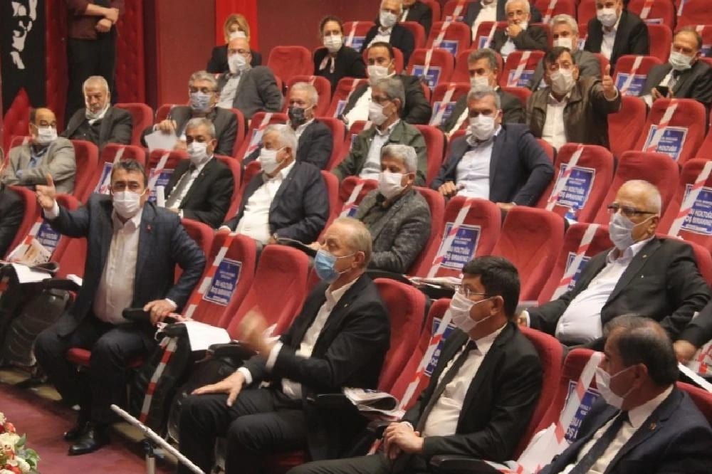 ASKİ Genel Kurulu’nda tansiyon yükseldi