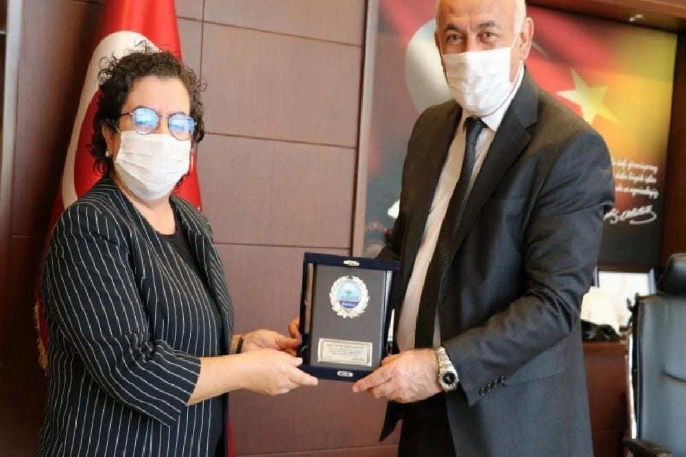 Başkan Tuncel’den, Dekan Genç’e teşekkür