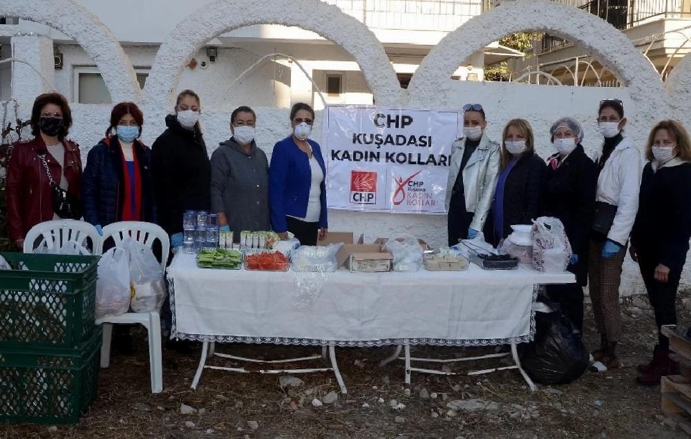 Kuşadası’nda CHP’li kadınlar depremzedeleri yalnız bırakmıyor