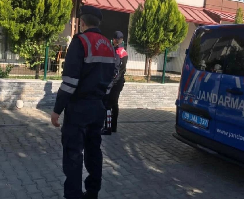 Kuşadası’nda sahte alkol üreten 5 kişi yakalandı