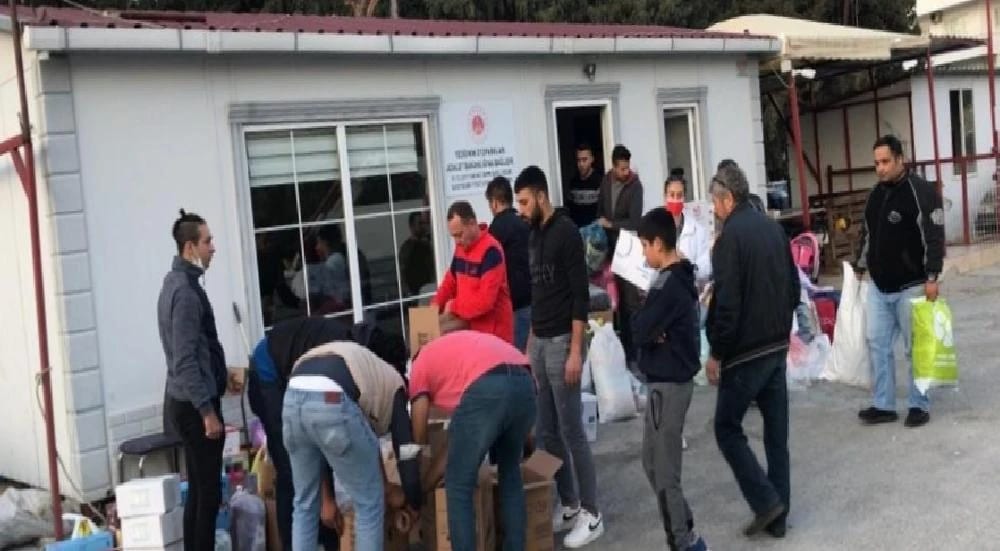Kuşadası’ndan İzmir’deki depremzedelere yardım