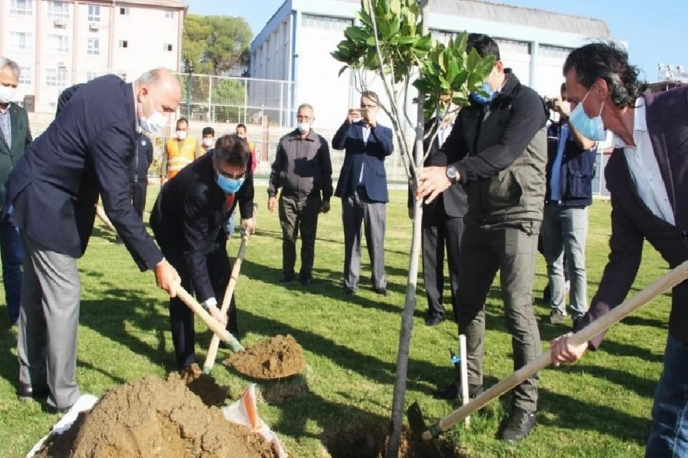 Kuyucak’ta fidanlar toprakla buluştu