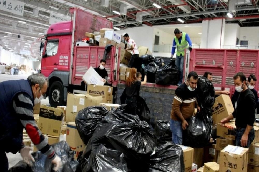 Nazilli’den yola çıkan yardımlar İzmir’e ulaştı