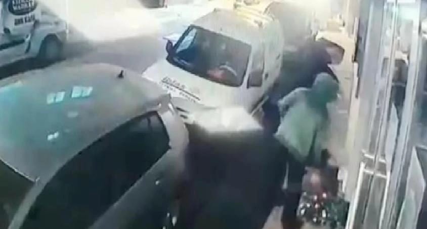 Önce çaldı, sonra geri getirdi