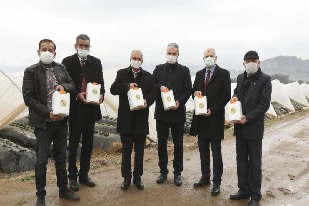 Aydın Büyükşehir Belediyesi’nden çiftçiye sıvı gübre desteği