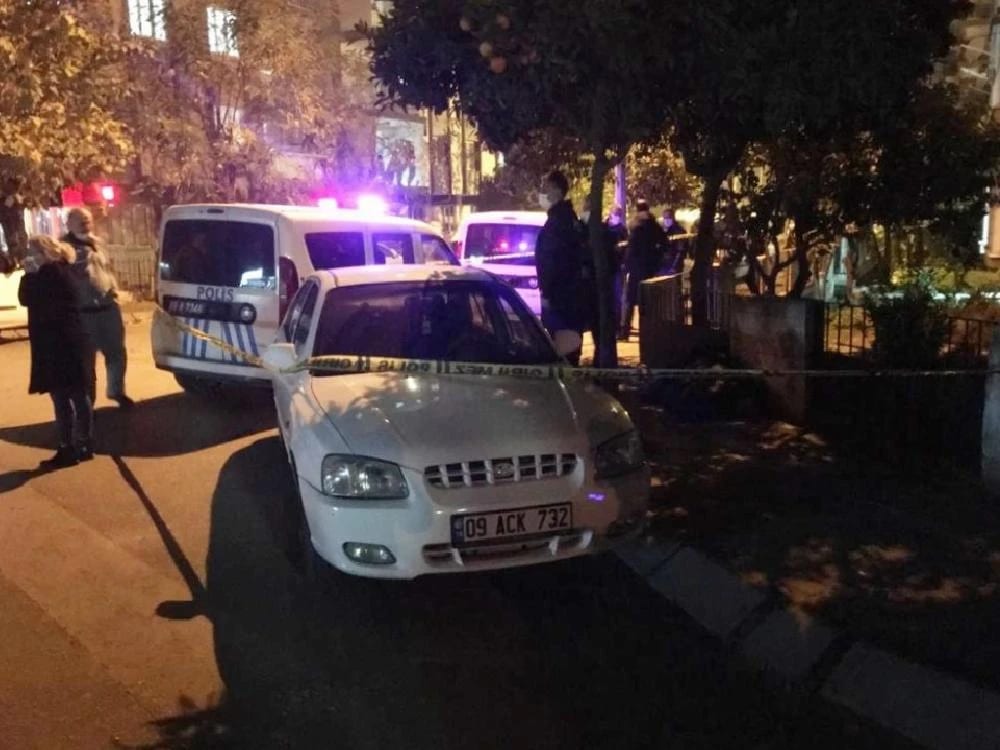 Ecel evinin sokağında yakaladı