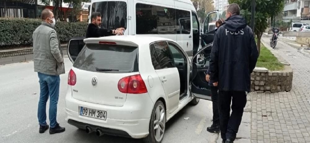Takip ettikleri otomobile kurşun yağdırdılar