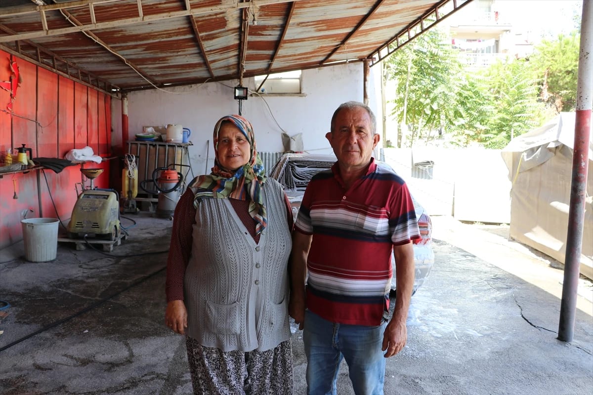 Denizlili karı-koca, trafik kazasında ölen oğullarından kalan oto yıkamacısını çalıştırıyor