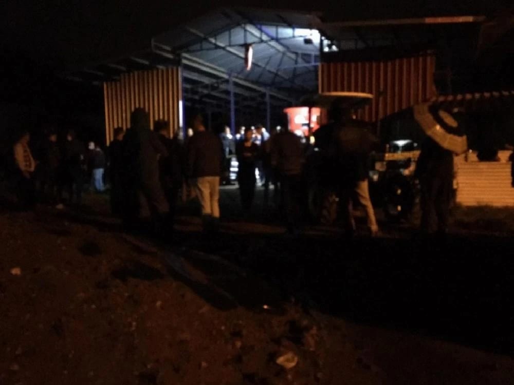 Traktör ile demir kapı arasına sıkışan çiftçi hayatını kaybetti