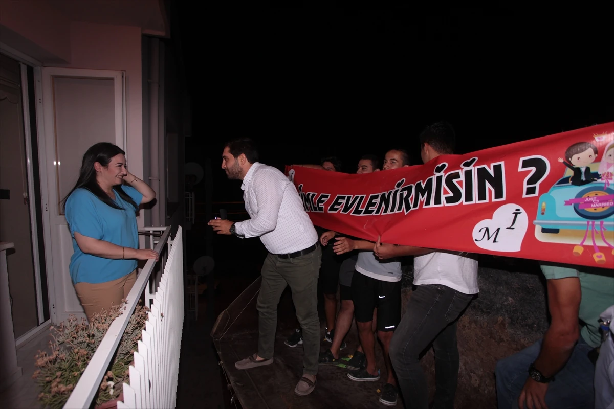 Aydın’da iş makinesi üzerinde evlilik teklifi