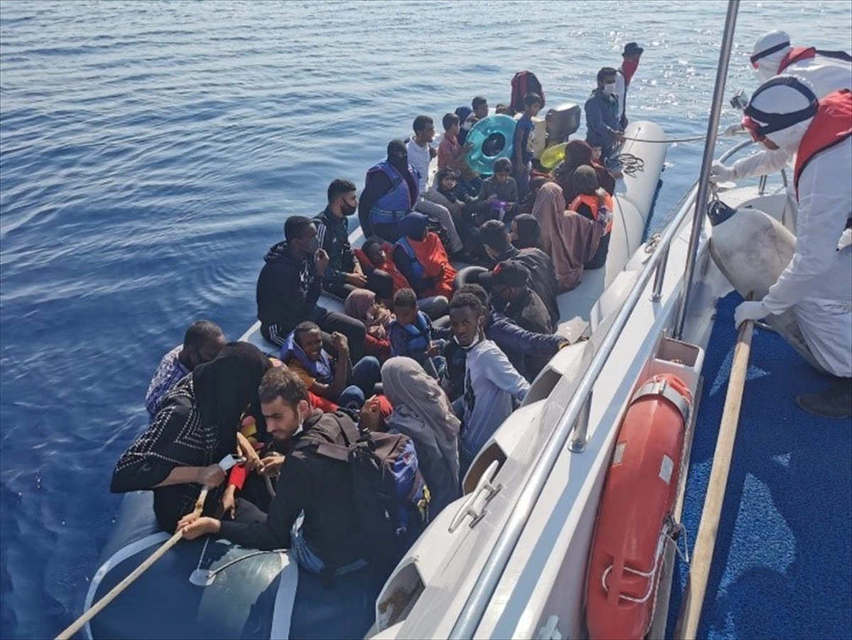 Aydın’da Türk kara sularına geri itilen 40 sığınmacı kurtarıldı