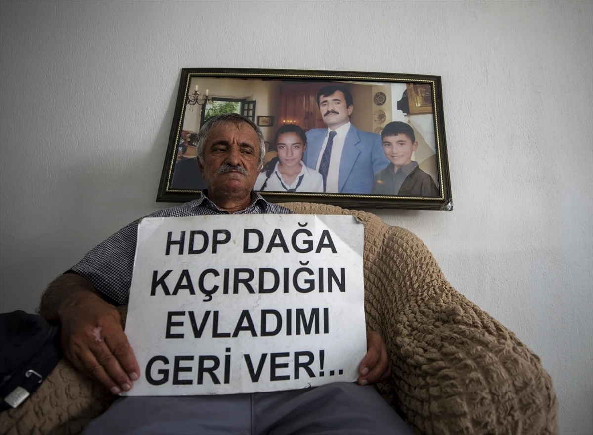 İzmir’de evlat nöbeti tutan Laçin: “Hayalim kızımı beyaz gelinlik içinde görmekti”