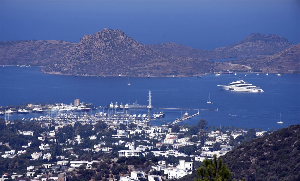 Rus milyarder Abramoviç’in ultra lüks yatı Bodrum’da