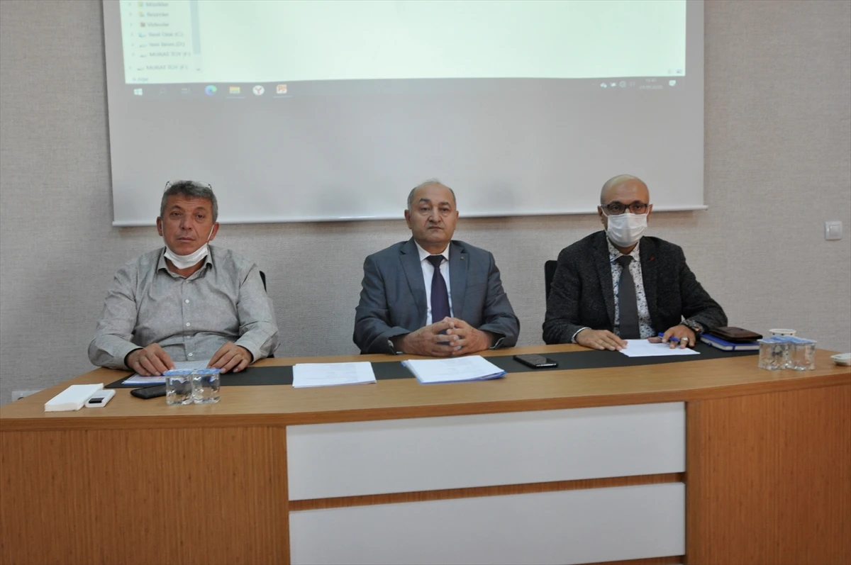 Afyonkarahisar İl Özel İdaresi kentte 34 kilometre sıcak asfalt hizmeti verdi