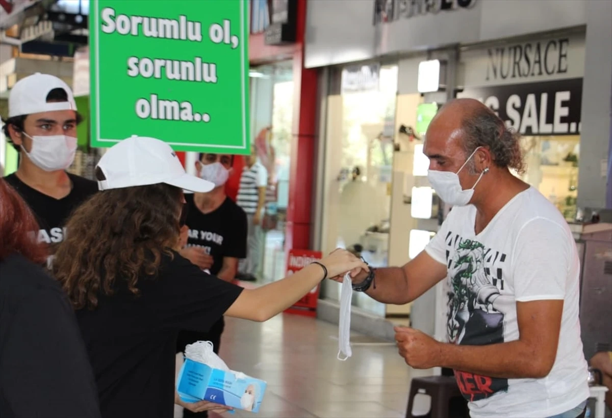 Marmarisli öğrencilerden, “Kovid-19 tedbirlerine uyun” etkinliği