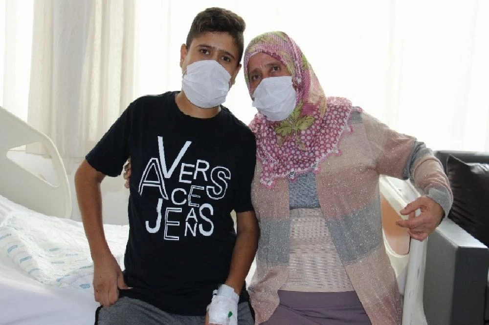 16 yaşındaki Taner, annesinin böbreğiyle hayata tutundu