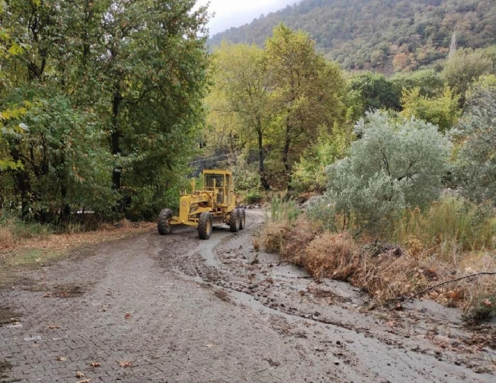 Aydın Büyükşehir Belediyesi Kuyucak’taki sele anında müdahale etti