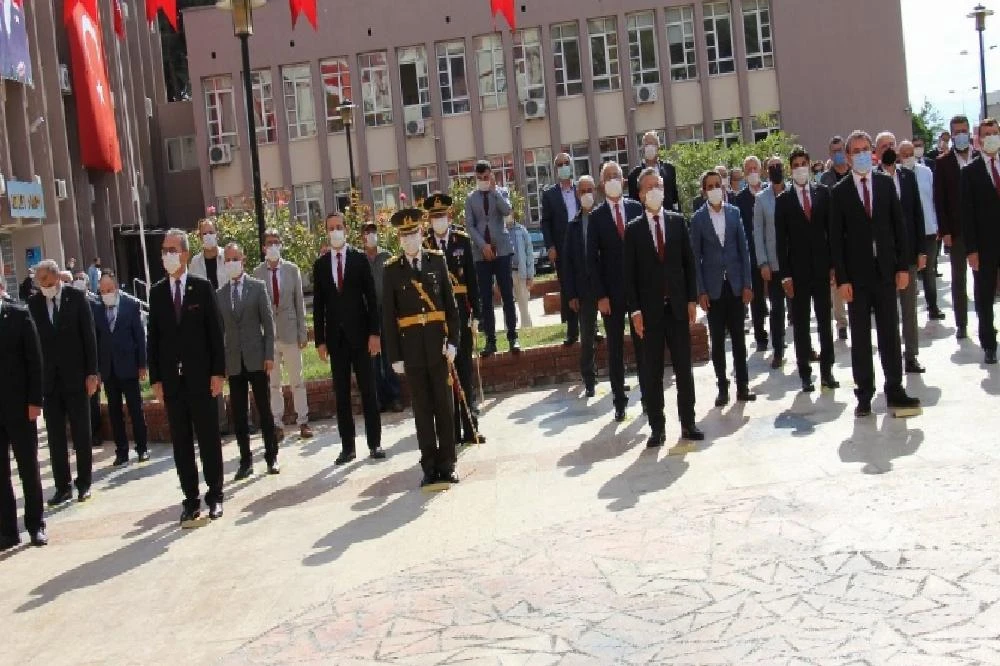 Aydın’da 29 Ekim kutlamaları çelenk koyma töreni başladı