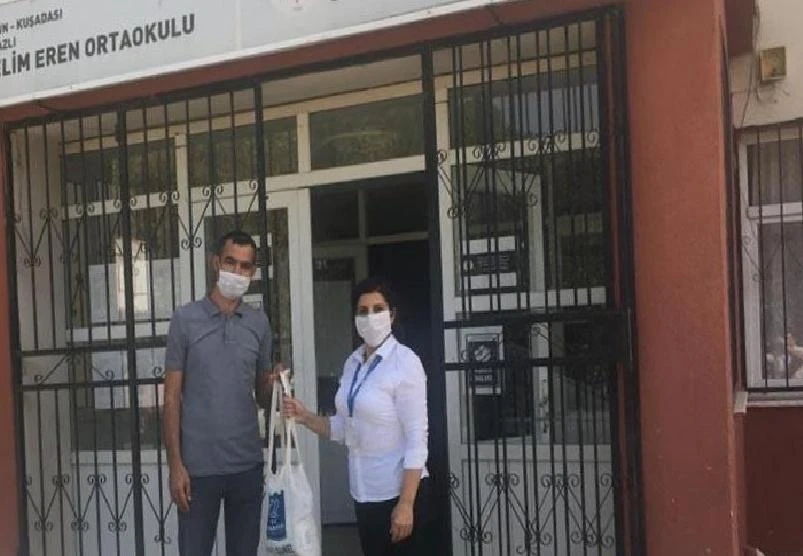 Başkan Günel’den, yüz yüze eğitime başlayacak öğrencilere maske desteği