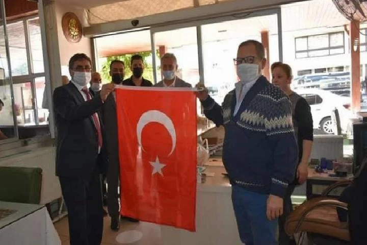 Başkan İnal’dan esnafa 29 Ekim hediyesi