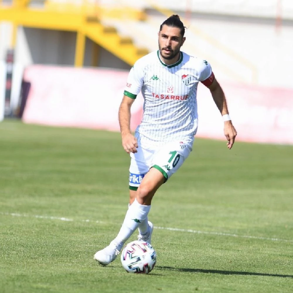 Bursaspor’da Özer Hurmacı sakatlandı