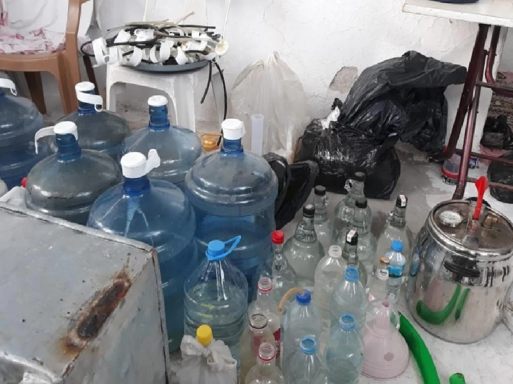 Çine’de 900 litre kaçak içki ele geçirildi