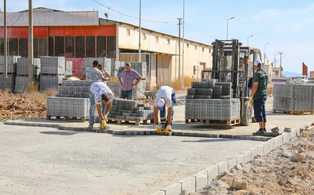 Didim Belediyesi yol yapım çalışmalarına devam ediyor