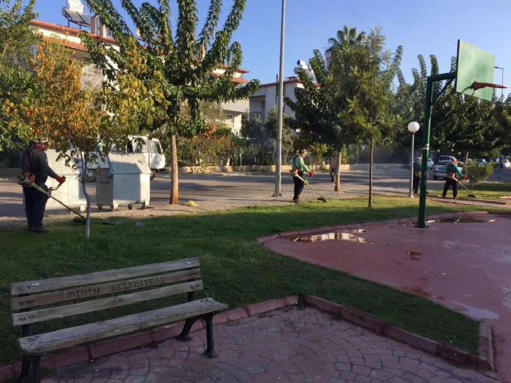 Didim’de park bakım ve onarım işleri devam ediyor